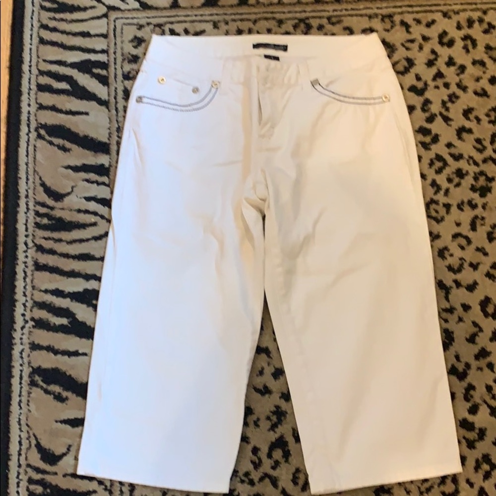 Women’s capris.